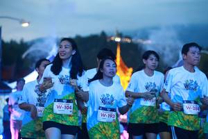 BIB: 104, 193, 351, 284
                            <button type="button" onclick="openModal(22341628)" class="btn btn-primary btn-sm float-right btn-popup" data-toggle="modal" data-target=".modal-high-quality">
                        <i class="fas fa-shopping-cart"></i> Add to Cart
                    </button>
                                            <button type="button" onclick="isThisMe(22341628, true)" class="btn btn-success btn-sm float-right btn-popup btn-isme hidden" data-toggle="tooltip" data-placement="bottom" title="นี่คือรูปของคุณใช่ไหม คลิกที่นี่เพื่อเอาเข้าอัลบั้ม">
                        <i class="fas fa-plus"></i> Add to album
                    </button>
                    <button type="button" onclick="isThisMe(22341628, false)" class="btn btn-warning btn-sm float-right btn-popup btn-isnotme hidden">
                        <i class="fas fa-ban"></i> Remove from album
                    </button>